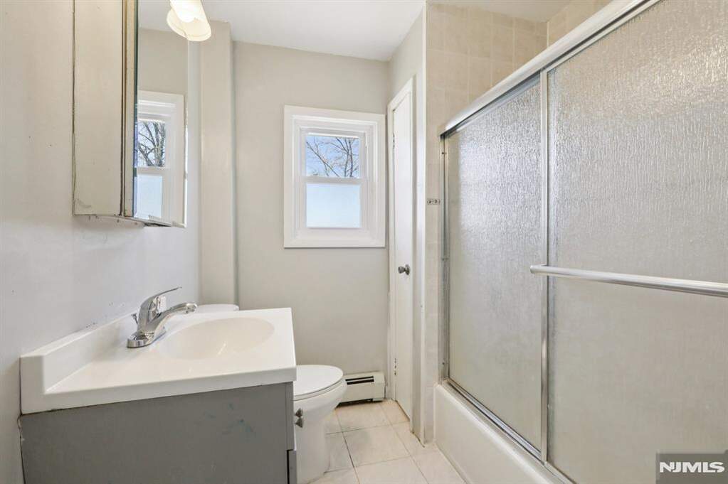 3 Bedroom Single Family Home/House's Image 29