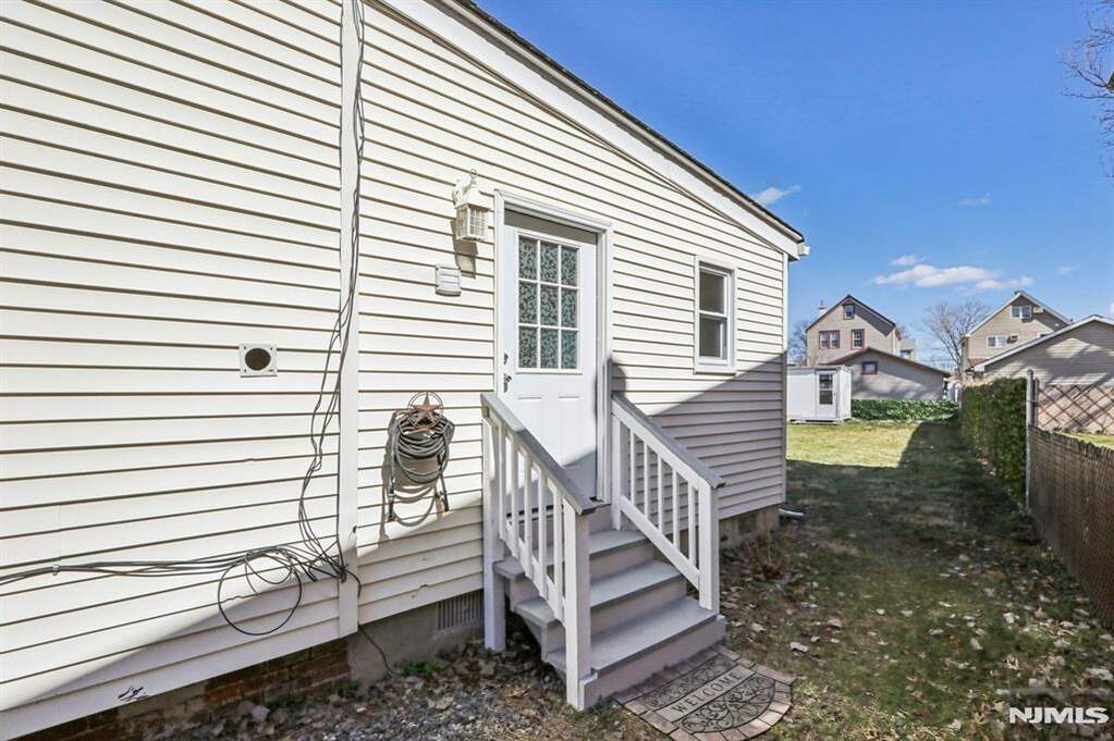 3 Bedroom Single Family Home/House's Image 30