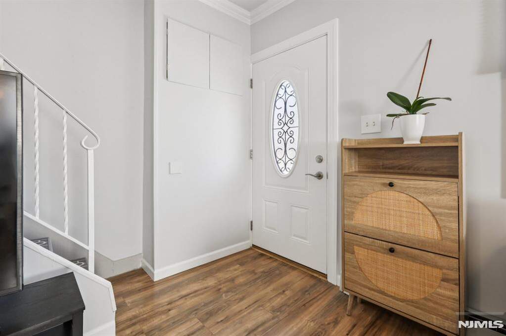 3 Bedroom Single Family Home/House's Image 3