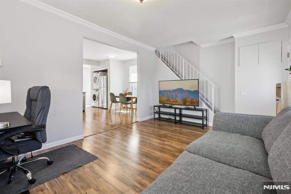 3 Bedroom Single Family Home/House's Image 5