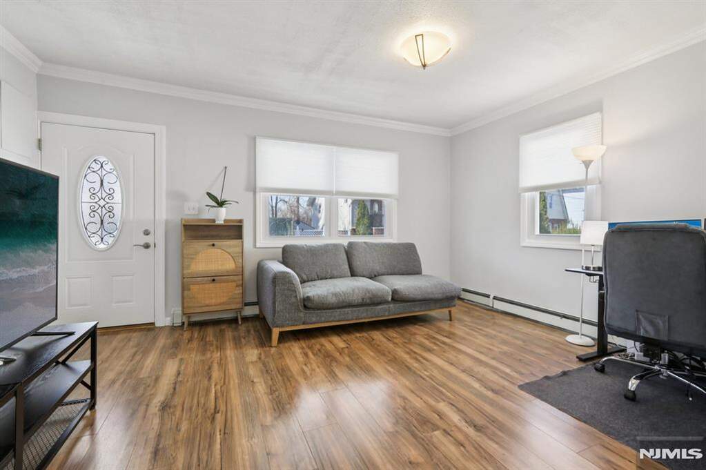 3 Bedroom Single Family Home/House's Image 6