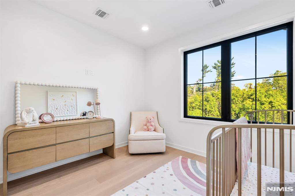 3 Bedroom Villa/Townhouse's Image 20