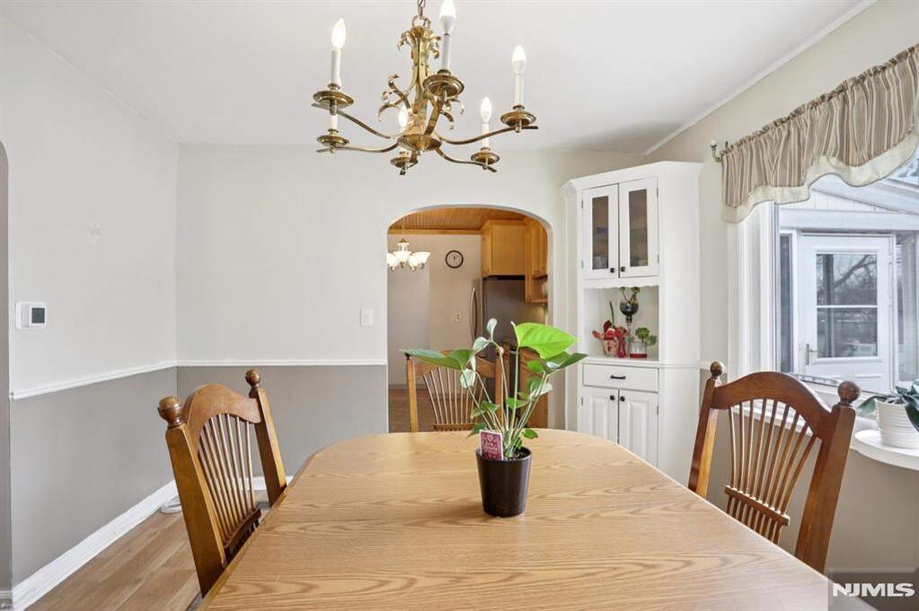 3 Bedroom Single Family Home/House's Image 7