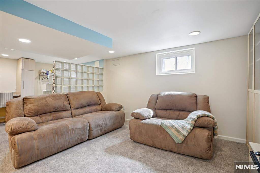 3 Bedroom Single Family Home/House's Image 28