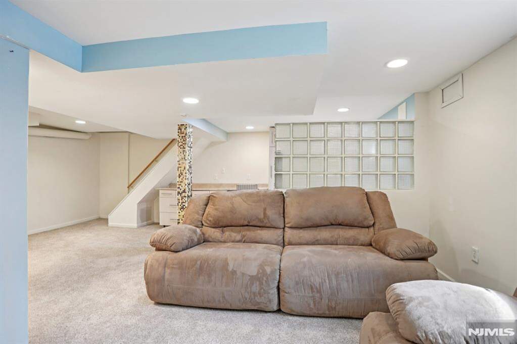 3 Bedroom Single Family Home/House's Image 29