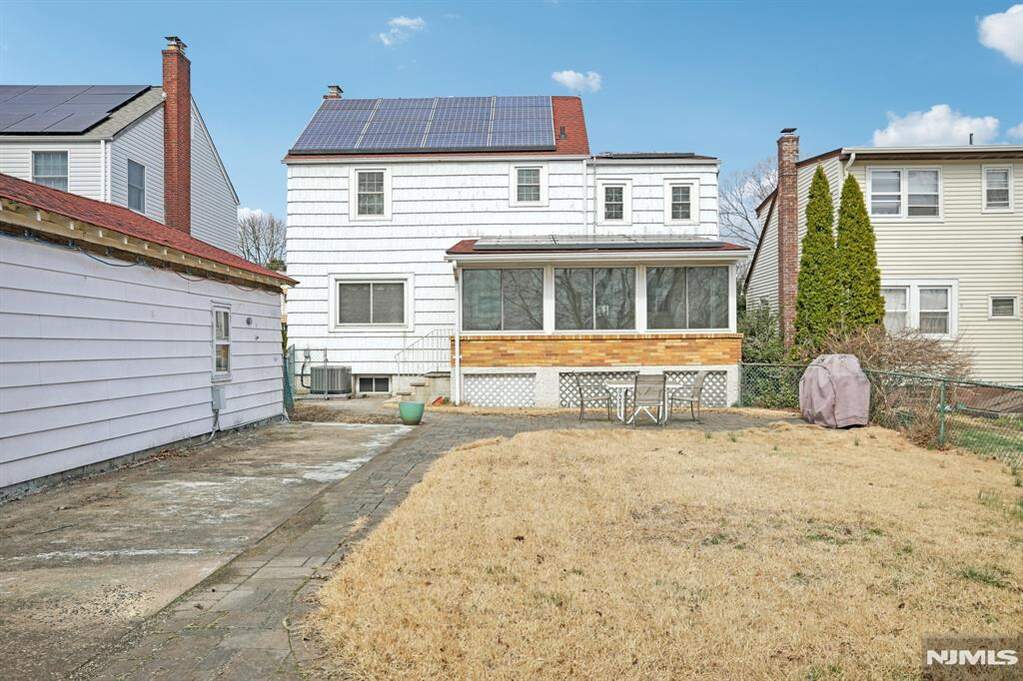 3 Bedroom Single Family Home/House's Image 35