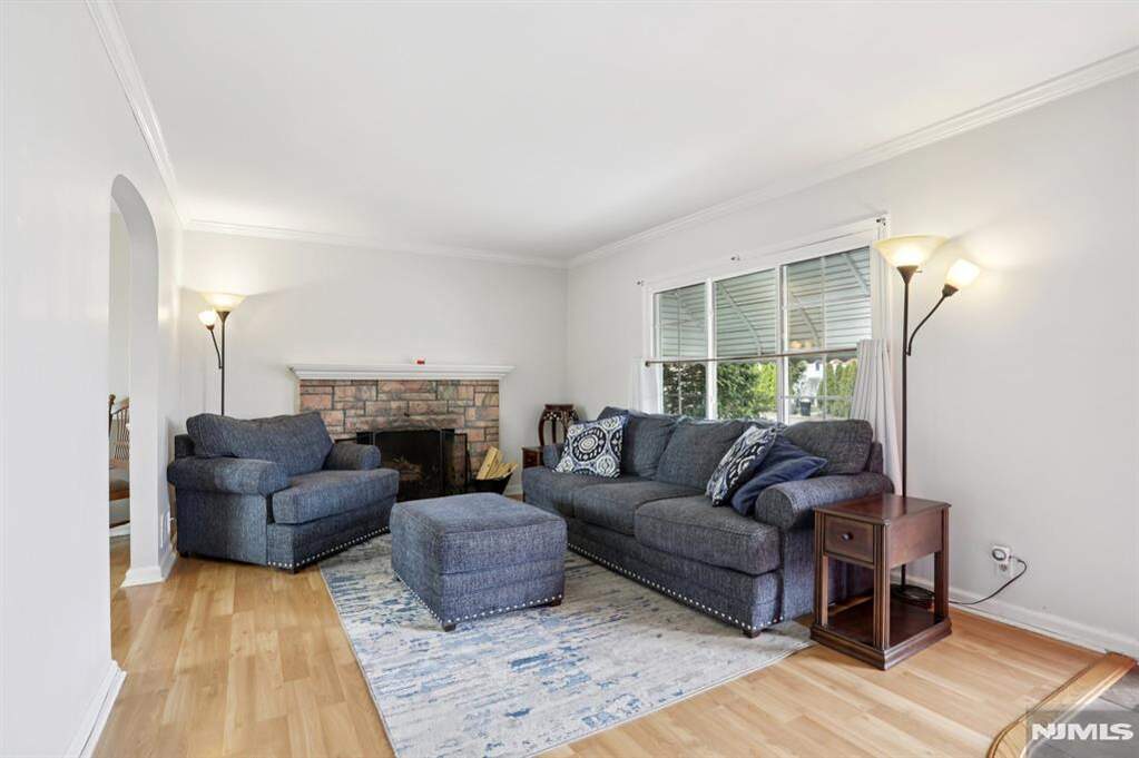 3 Bedroom Single Family Home/House's Image 3