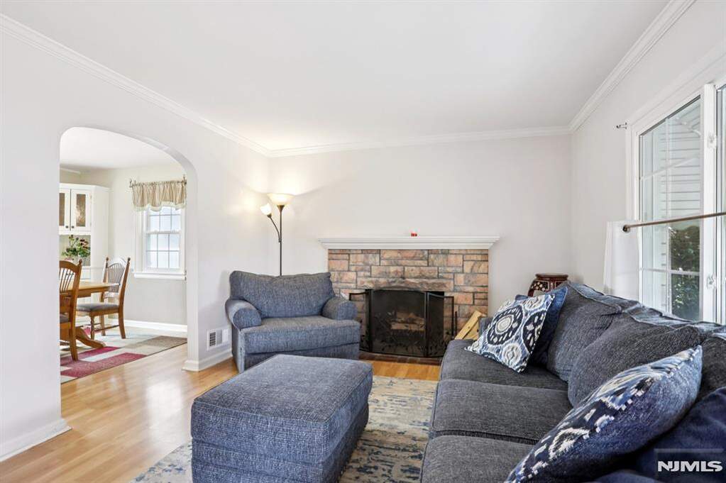 3 Bedroom Single Family Home/House's Image 4