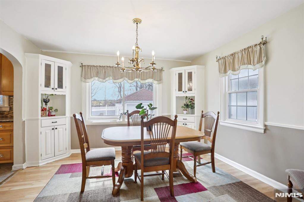 3 Bedroom Single Family Home/House's Image 6