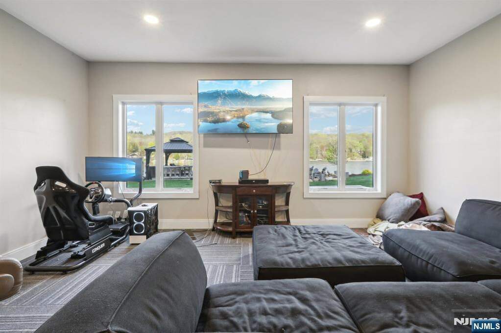 5 Bedroom Single Family Home/House's Image 34