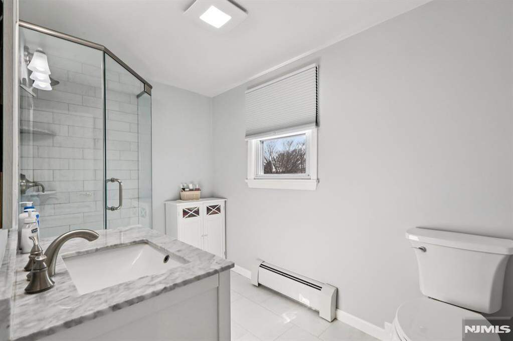 3 Bedroom Single Family Home/House's Image 14