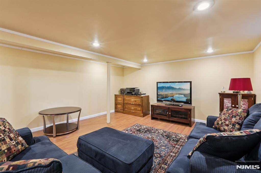 3 Bedroom Single Family Home/House's Image 15
