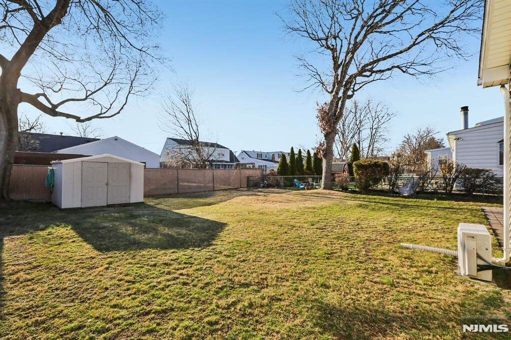 3 Bedroom Single Family Home/House's Image 22
