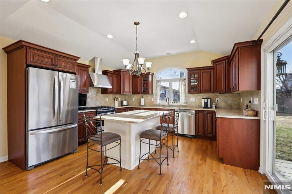 3 Bedroom Single Family Home/House's Image 3