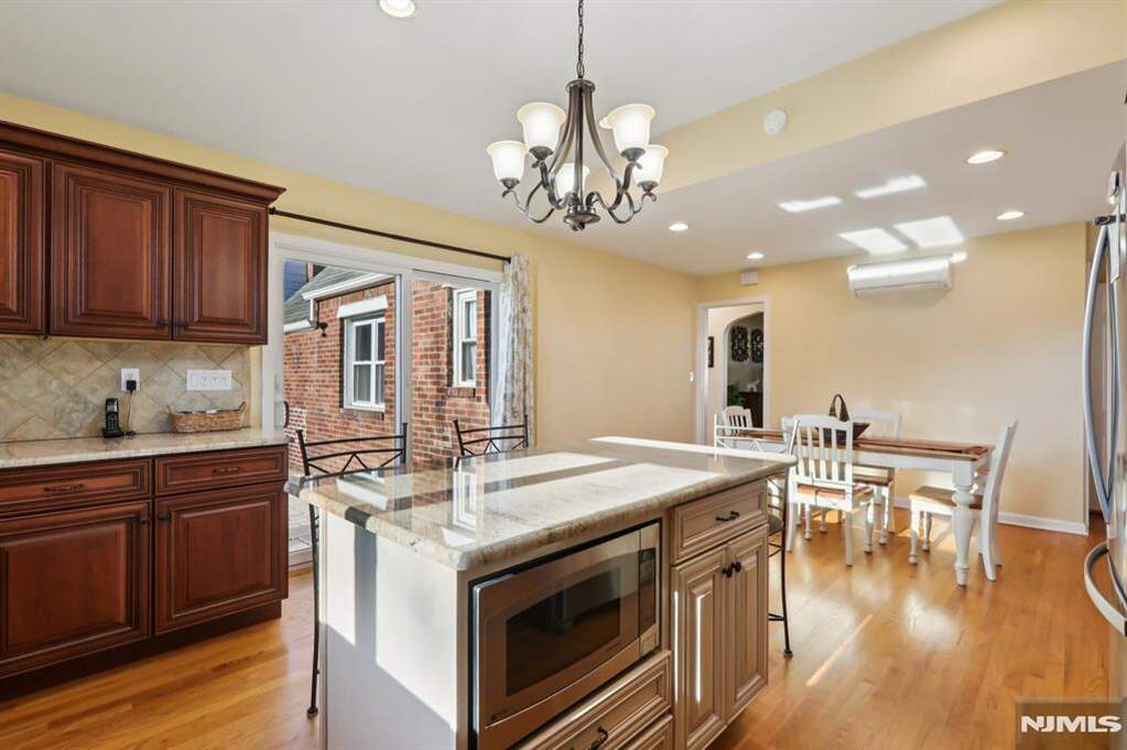 3 Bedroom Single Family Home/House's Image 5