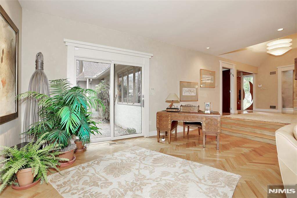 3 Bedroom Single Family Home/House's Image 7