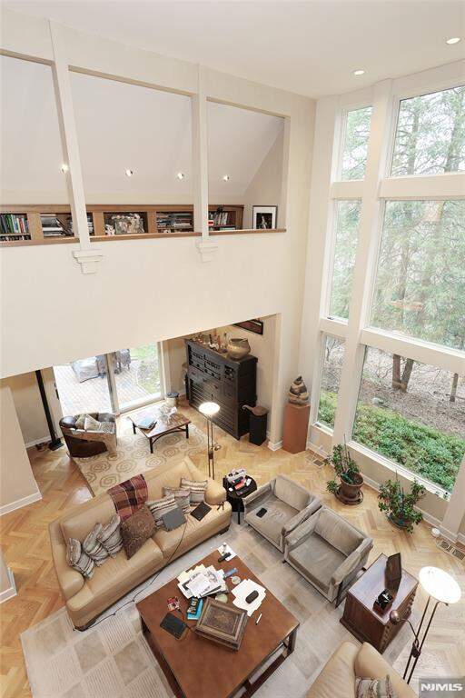 3 Bedroom Single Family Home/House's Image 11