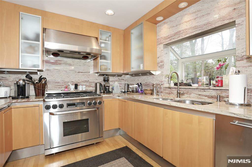 3 Bedroom Single Family Home/House's Image 21