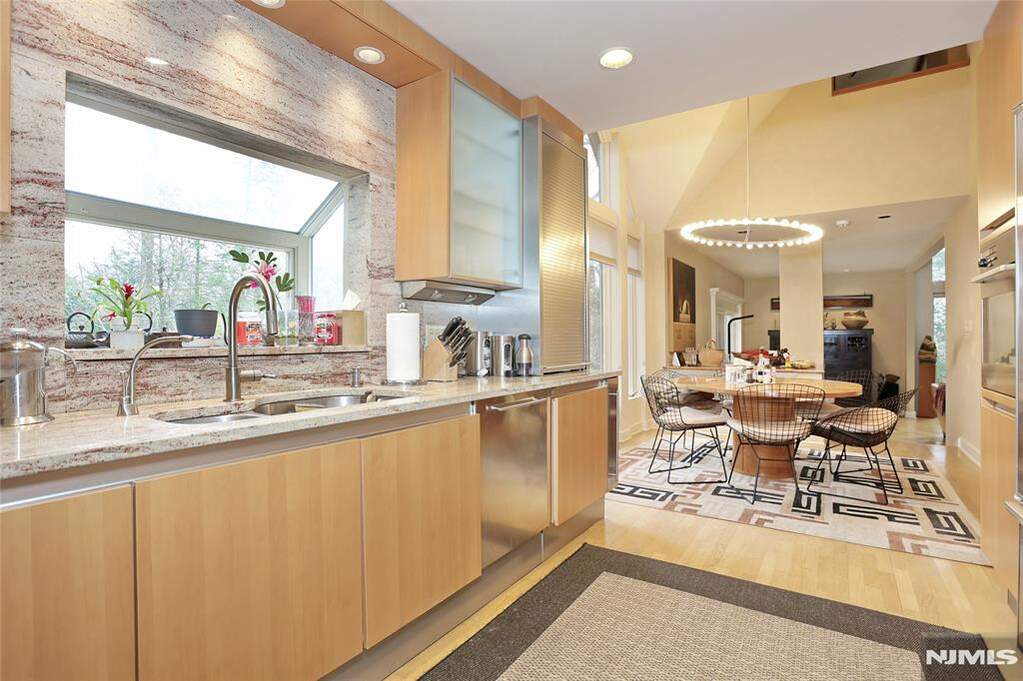 3 Bedroom Single Family Home/House's Image 22