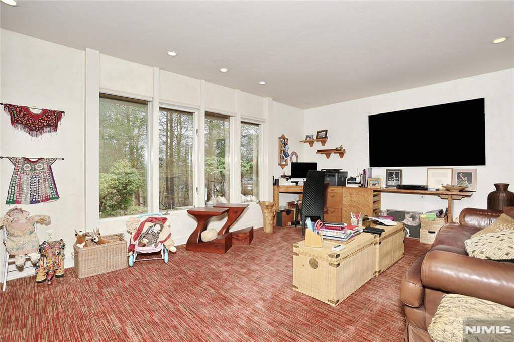 3 Bedroom Single Family Home/House's Image 25
