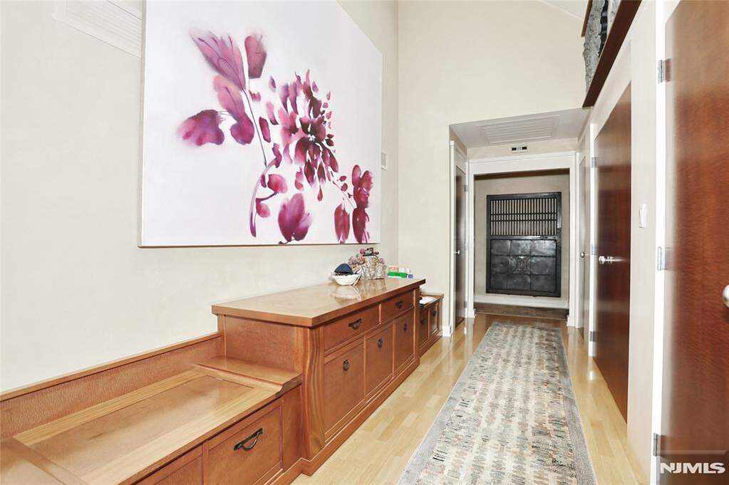 3 Bedroom Single Family Home/House's Image 27