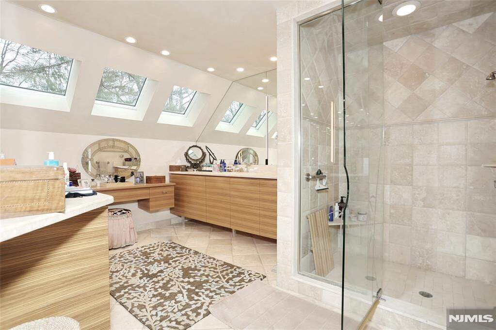 3 Bedroom Single Family Home/House's Image 31