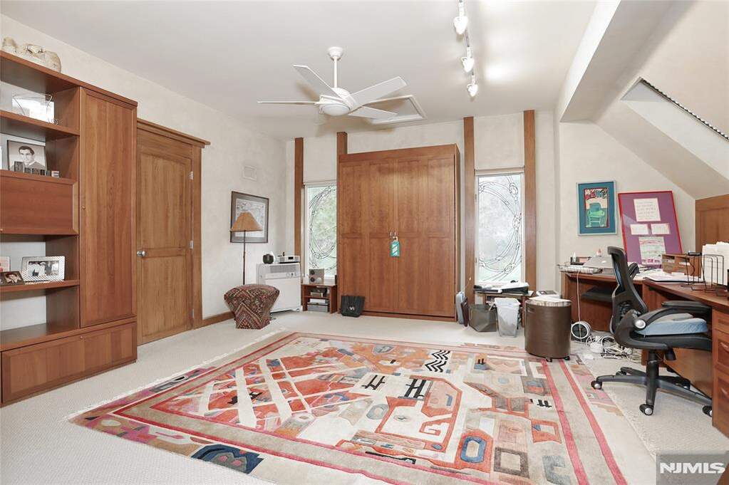 3 Bedroom Single Family Home/House's Image 33