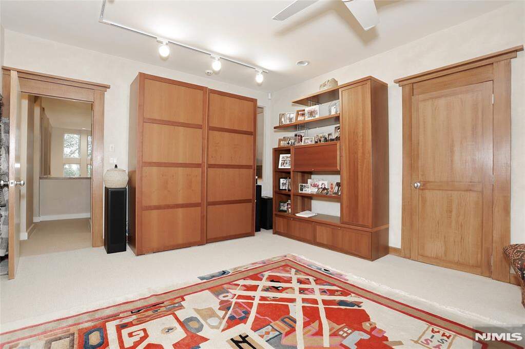 3 Bedroom Single Family Home/House's Image 34