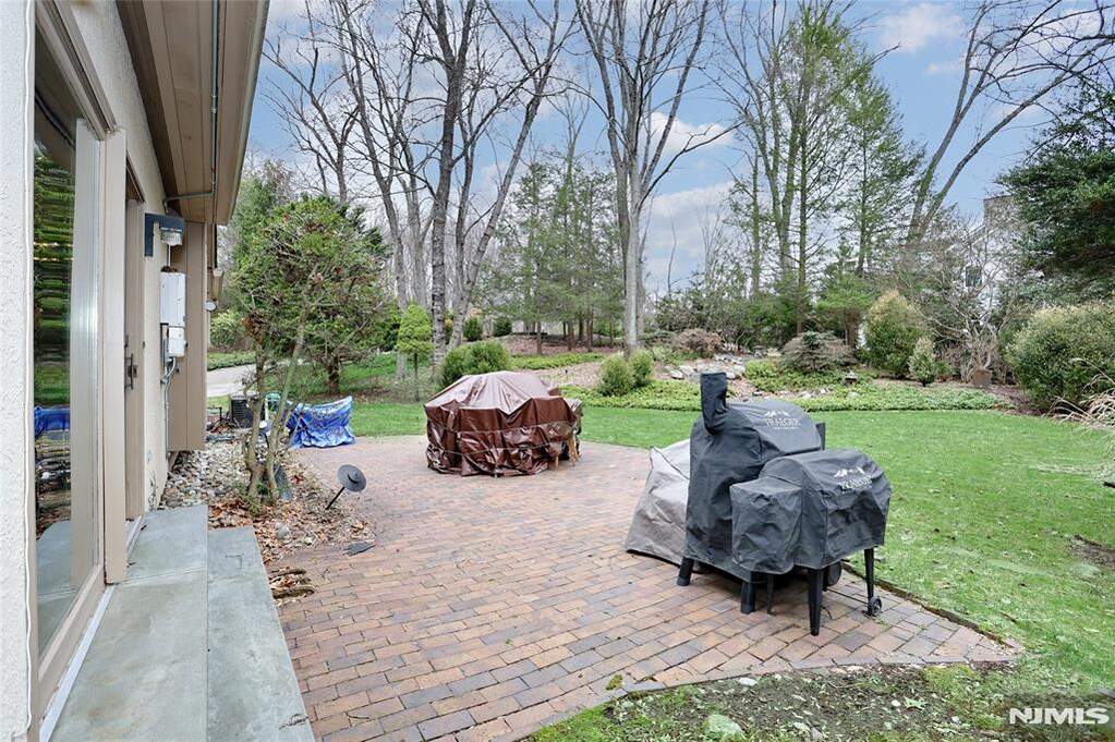 3 Bedroom Single Family Home/House's Image 46