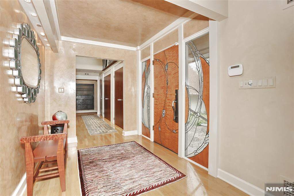 3 Bedroom Single Family Home/House's Image 3
