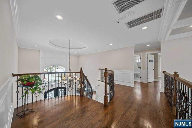 6 Bedroom Single Family Home/House's Image 19