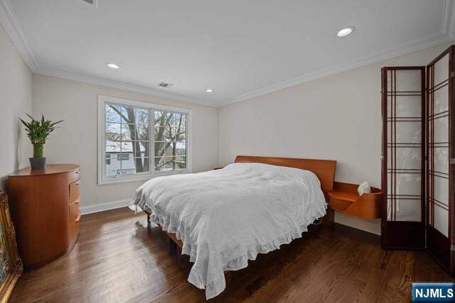 6 Bedroom Single Family Home/House's Image 26
