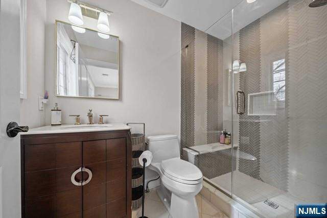 6 Bedroom Single Family Home/House's Image 31