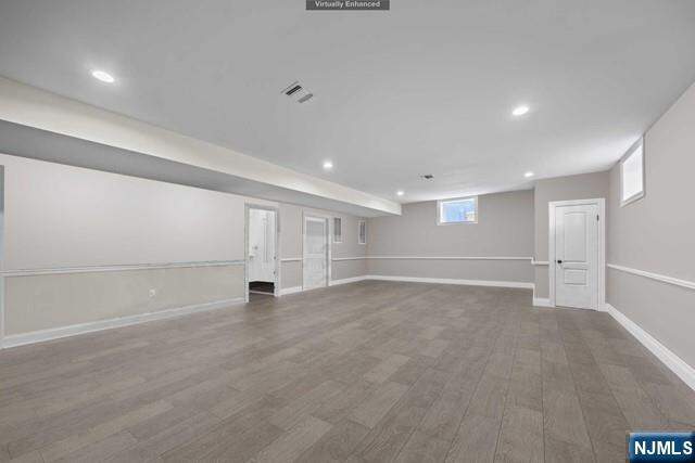 6 Bedroom Single Family Home/House's Image 37