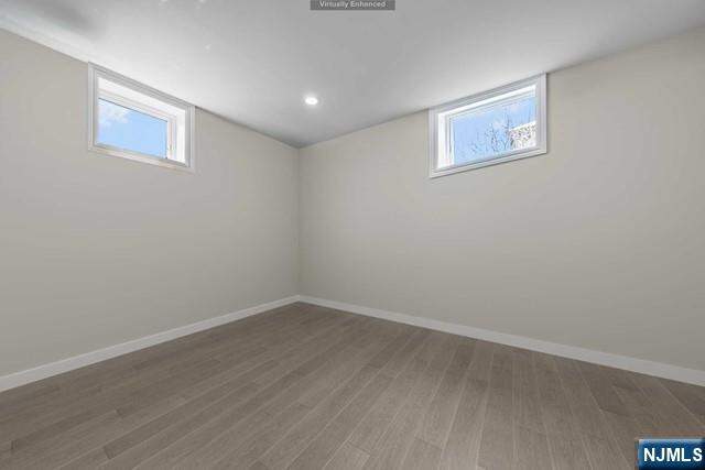 6 Bedroom Single Family Home/House's Image 38