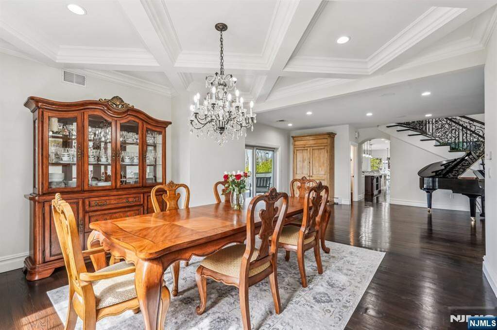 5 Bedroom Single Family Home/House's Image 17