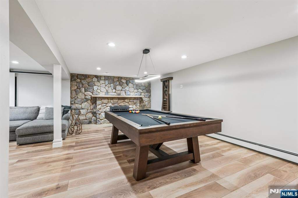 5 Bedroom Single Family Home/House's Image 30