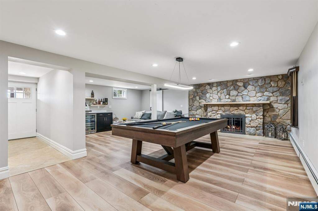 5 Bedroom Single Family Home/House's Image 31