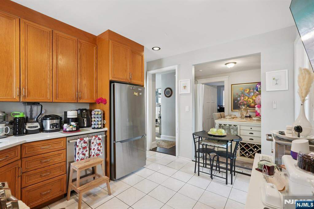 2 Bedroom Single Family Home/House's Image 7