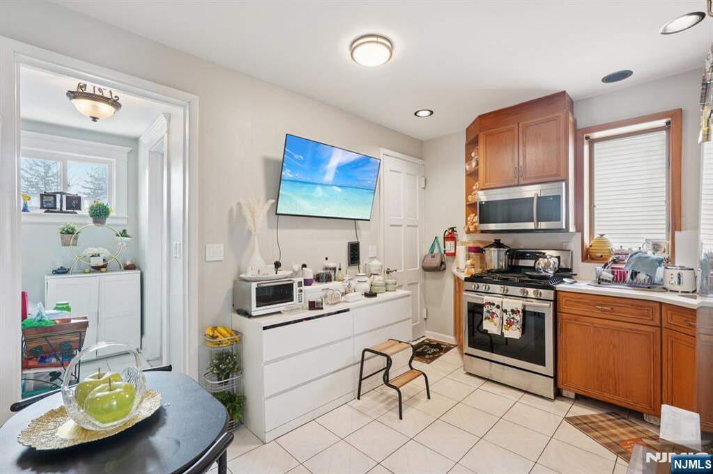 2 Bedroom Single Family Home/House's Image 9