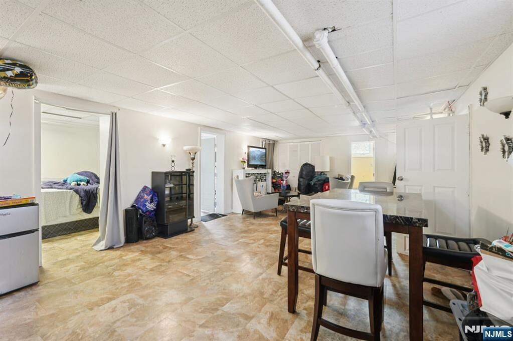 2 Bedroom Single Family Home/House's Image 14