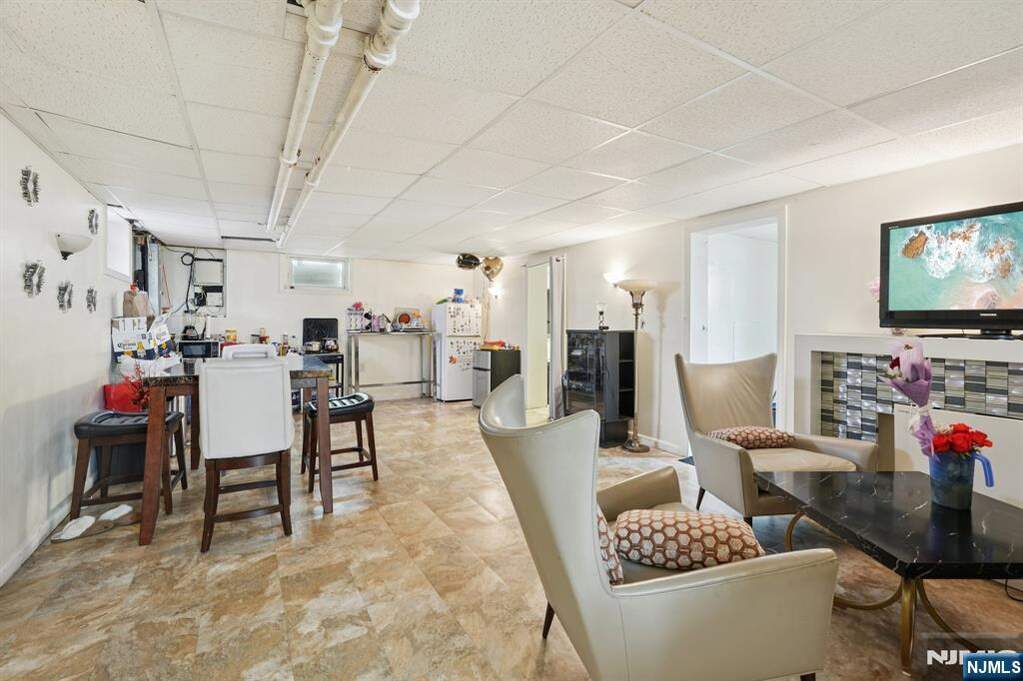 2 Bedroom Single Family Home/House's Image 15