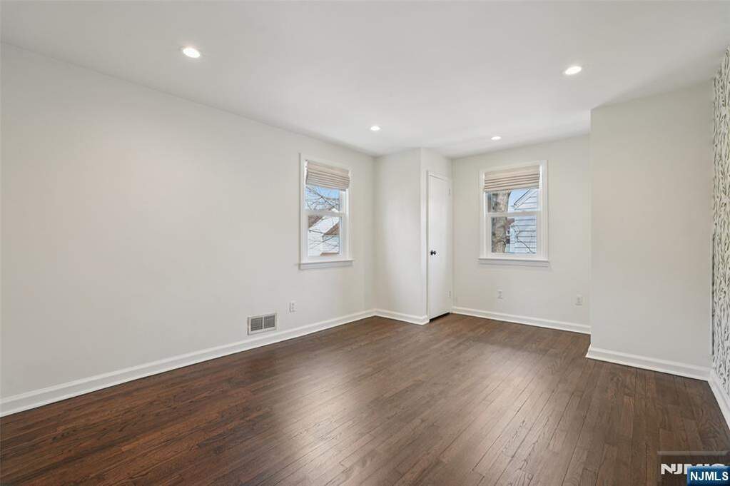 3 Bedroom Single Family Home/House's Image 14