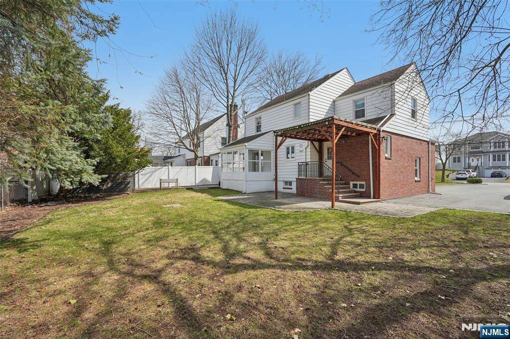 3 Bedroom Single Family Home/House's Image 17