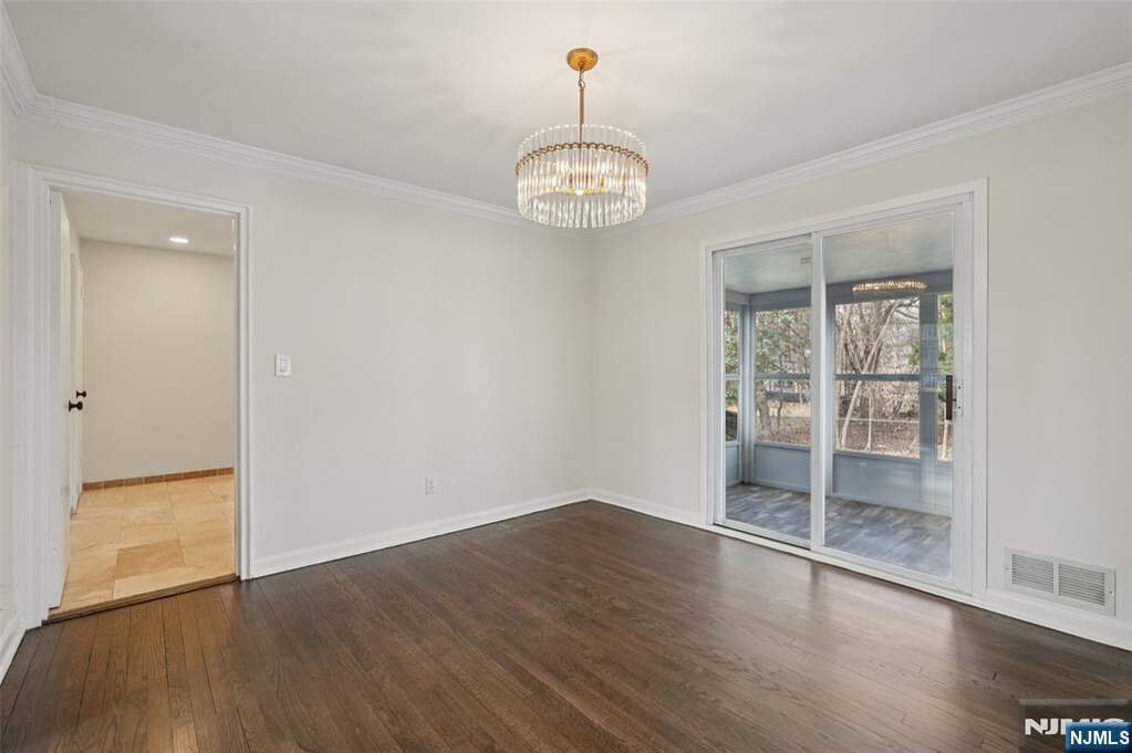 3 Bedroom Single Family Home/House's Image 3