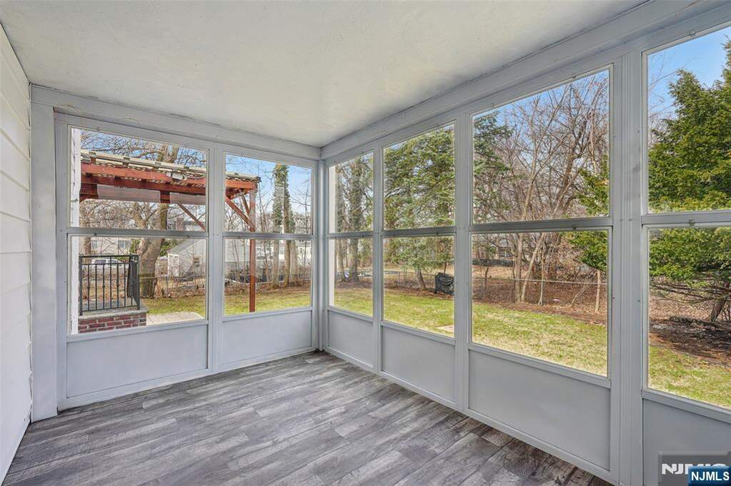 3 Bedroom Single Family Home/House's Image 5