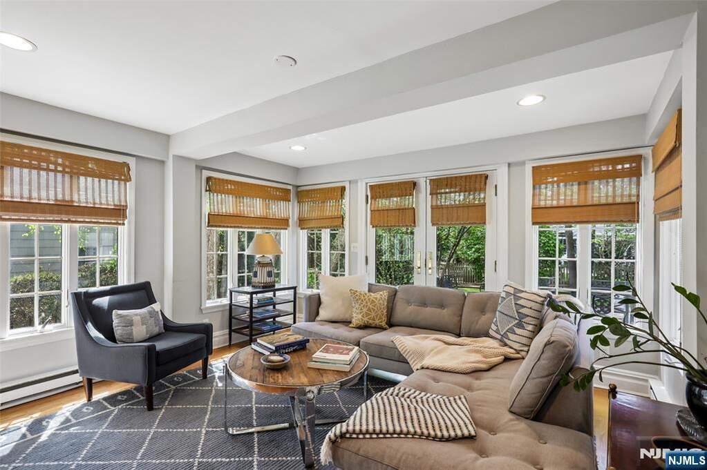 4 Bedroom Single Family Home/House's Image 8