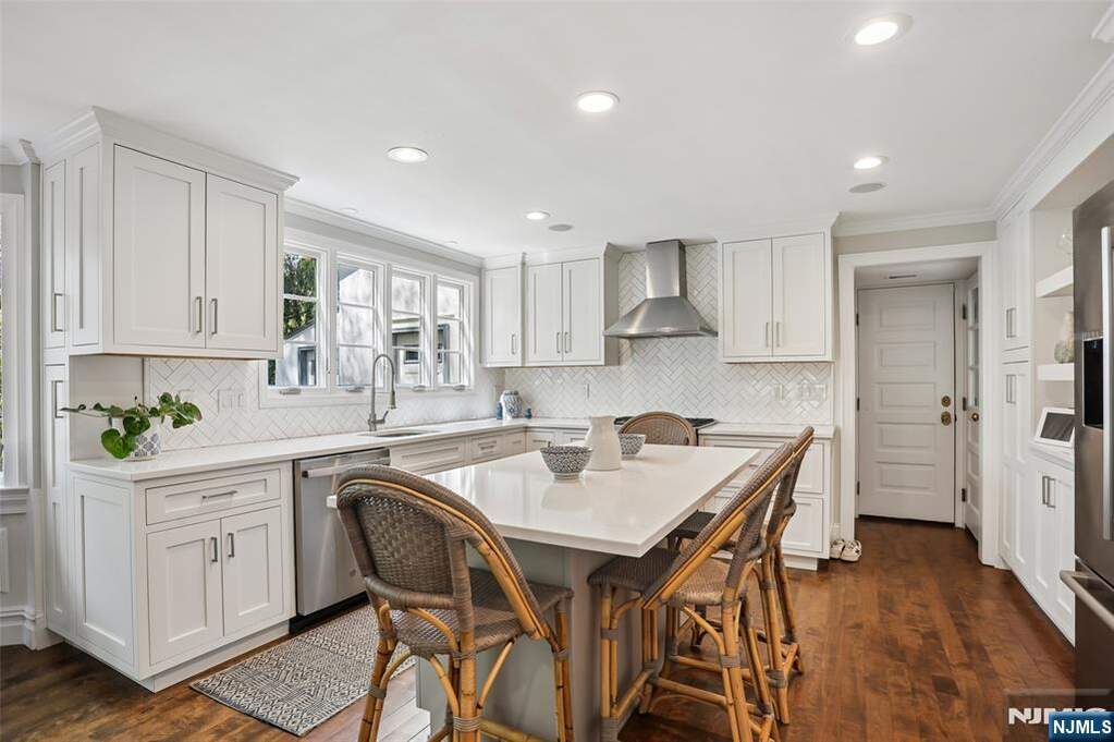 4 Bedroom Single Family Home/House's Image 15