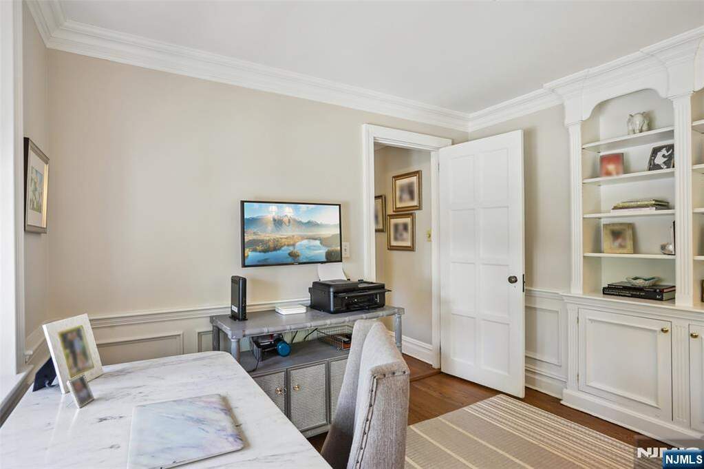 4 Bedroom Single Family Home/House's Image 20