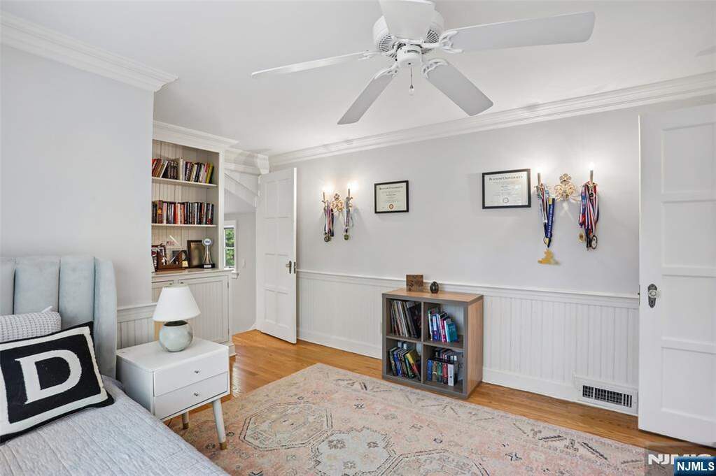 4 Bedroom Single Family Home/House's Image 27